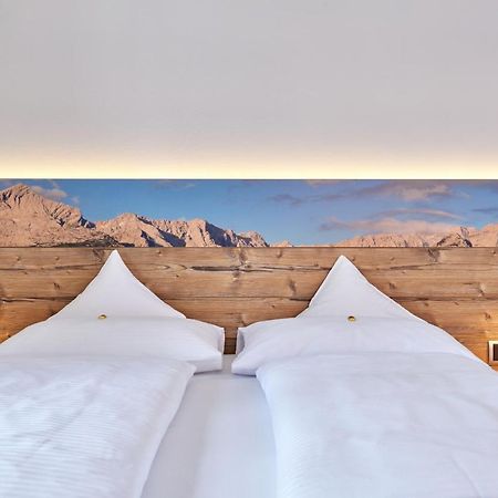 Gaestehaus Angela Гармиш-Партенкирхен Экстерьер фото